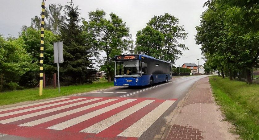 Autobus linii L22 na terenie Otwocka