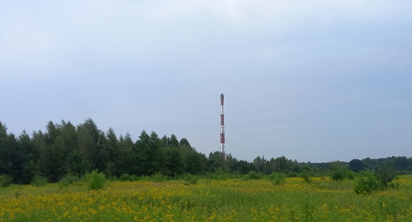 Siedziba KPEC Karczew mieści się przy ul. Ciepłowniczej, przy charakterystycznym kominie