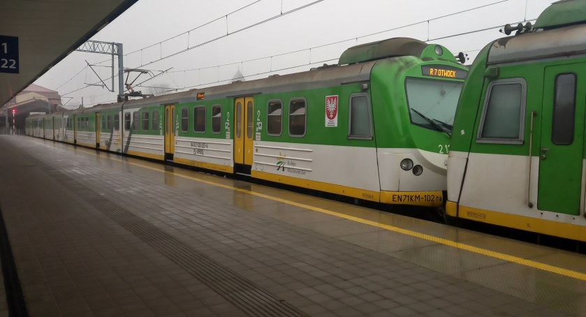 Na zdj. pociąg KM na stacji w Otwocku
