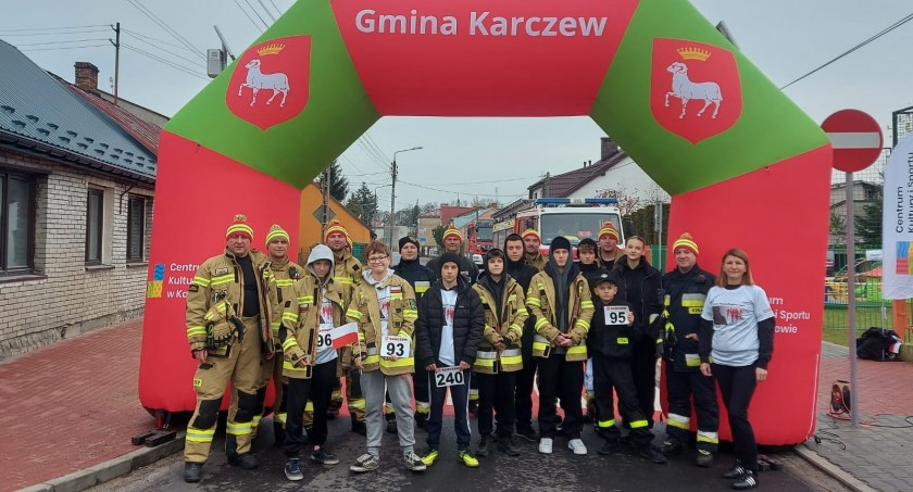 Uczestnicy biegu z Ochotniczej Straży Pożarnej w Łukówcu - fot. Facebook/ OSP Łukówiec