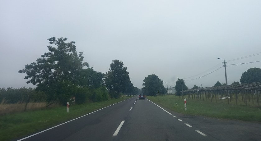 Na zdj. DW805 tuż za mostem, który od 26.01 będzie zamknięty; fot. archiwum