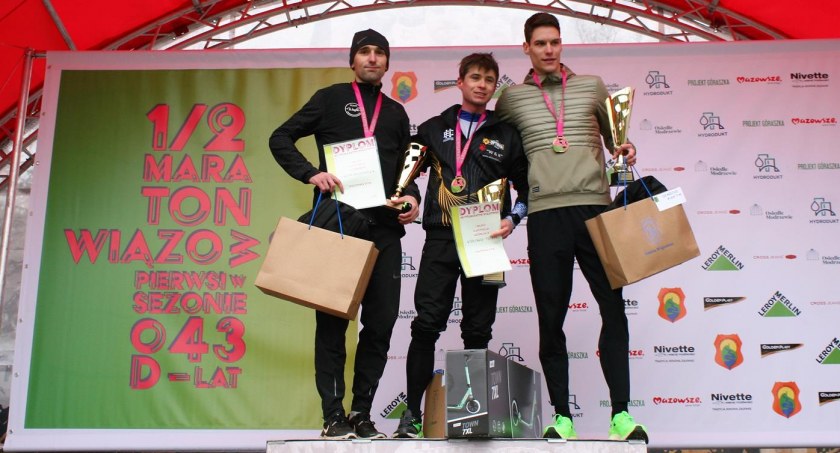 Na zdjęciu od lewej: Aleksander Wiącek, Patryk Kozłowski, Oliwier Mutwil