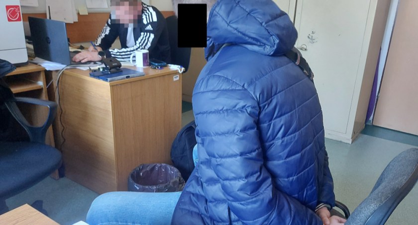 Podejrzany o rozbój na otwockiej komendzie. Fot. KPP Otwock