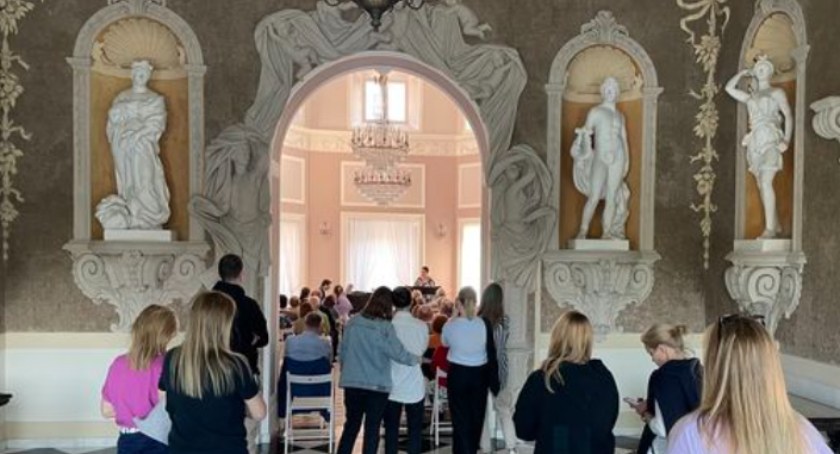 Jeden z koncertów organizowanych przez Stowarzyszenie rozgłos w Otwocku Wielkim. Fot. FB.com/StowarzyszenieRozglos