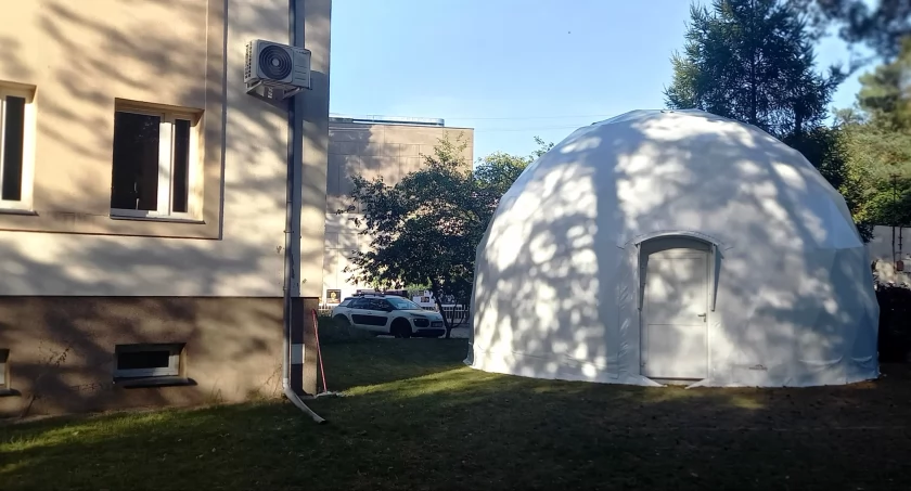 Kopuła 360 stopni w ogrodzie PBP w Otwocku