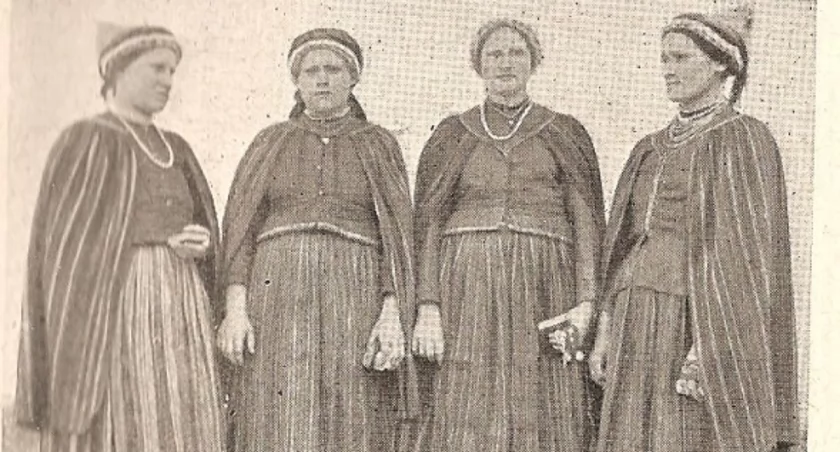 kobiety ze wsi Władzin k. Kołbieli, ok. 1920 r., “Wiedza o Polsce” 1930 r.