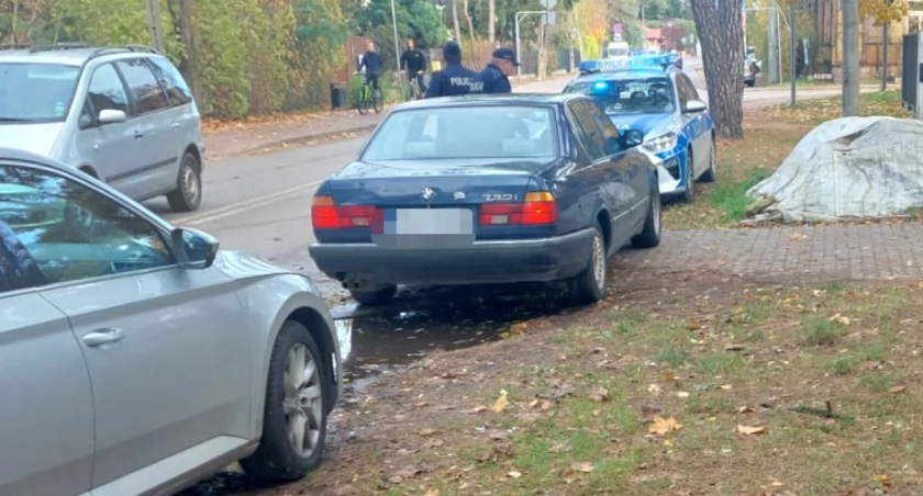 BMW 27-latka, którym robił drifty. Fot. KPP Otwock