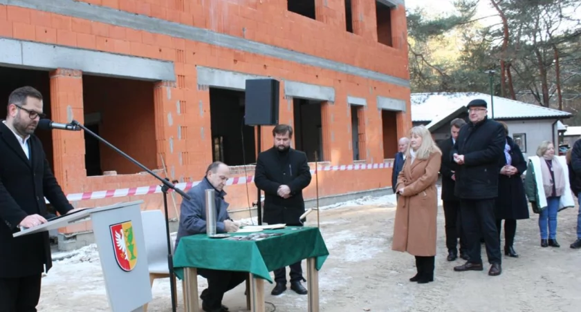 Podpisywanie aktu erekcyjnego DPS Wrzos