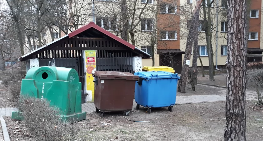 Urzędnicy będą weryfikować liczbę mieszkńców z deklaracjami śmieciowymi. Zdjęcie ilustracyjne