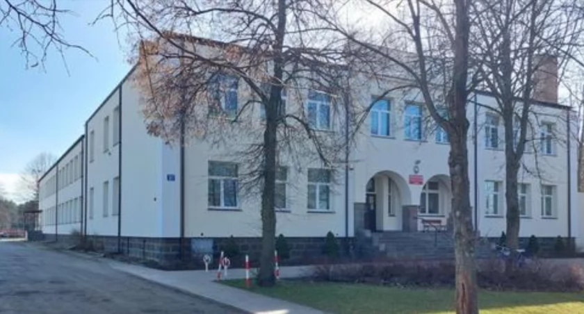Szkoła Podstawowa im. Powstańców Styczniowych w Osiecku; fot. Urząd Miasta i Gminy Osieck