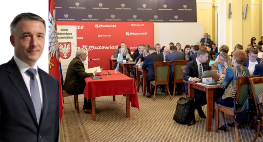 Przewodniczący sejmiku Ludwik Rakowski. Pierwsza sesja sejmiku. Fot. Amina Księżopolska/UMWM