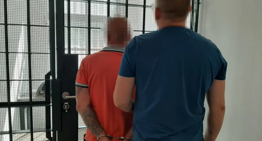 53-latek zatrzymany za jazdę po pijaku i potrącenie pieszego na pasach. Fot. KPP Otwock
