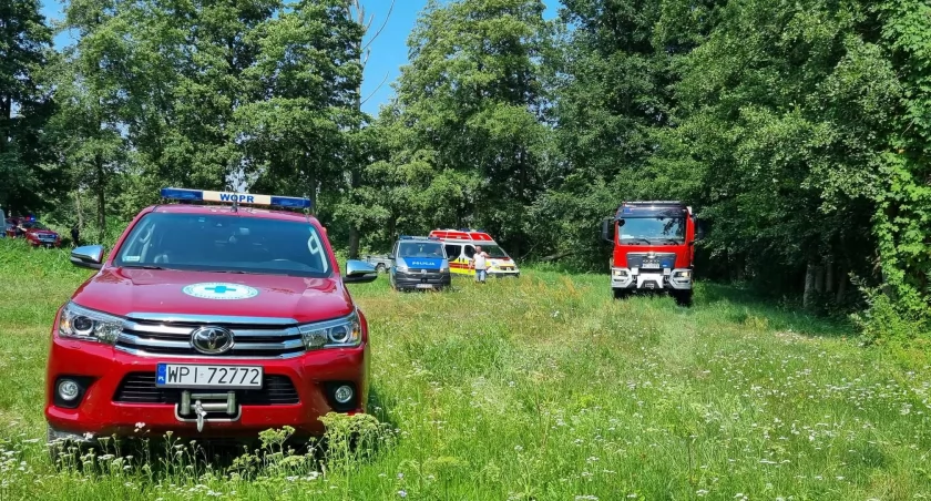 Służby w trakcie akcji w Piotrowicach. Fot. FB/Piaseczyńskie WOPR - Grupa Interwencyjna Góra Kalwaria