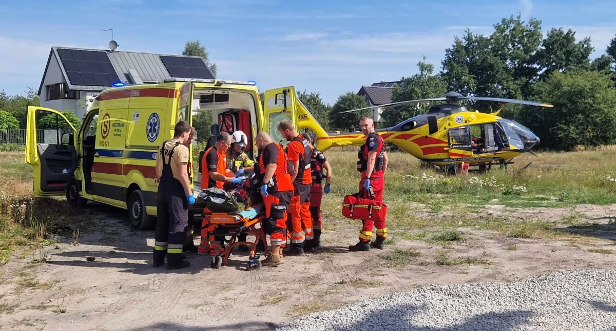 Interwencje Straży Pożarnej , Wypadek robotnika budowie Józefowie - zdjęcie, fotografia