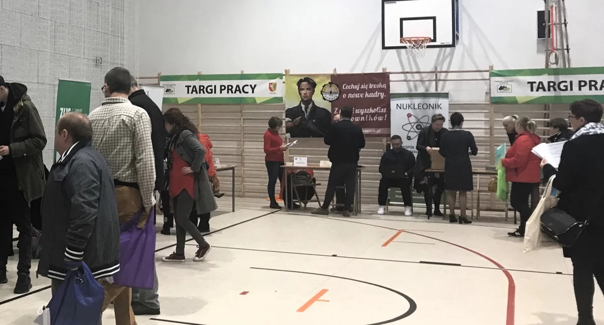 Powiatowe targi pracy od paru lat odbywają się w hali sportowej 