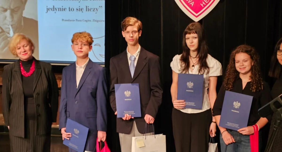 Laureaci Festiwalu Twórczości Zbigniewa Herberta. Fot. szkola-zakret.pl