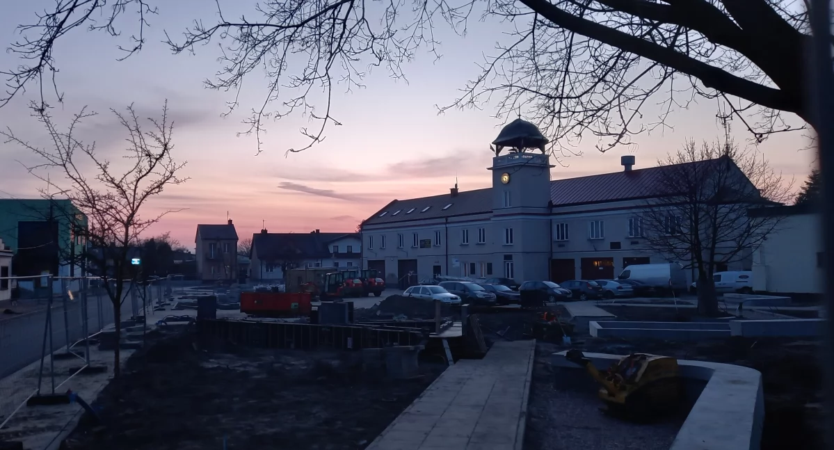 Inwestycje, Postępy rynku Karczewie - zdjęcie, fotografia