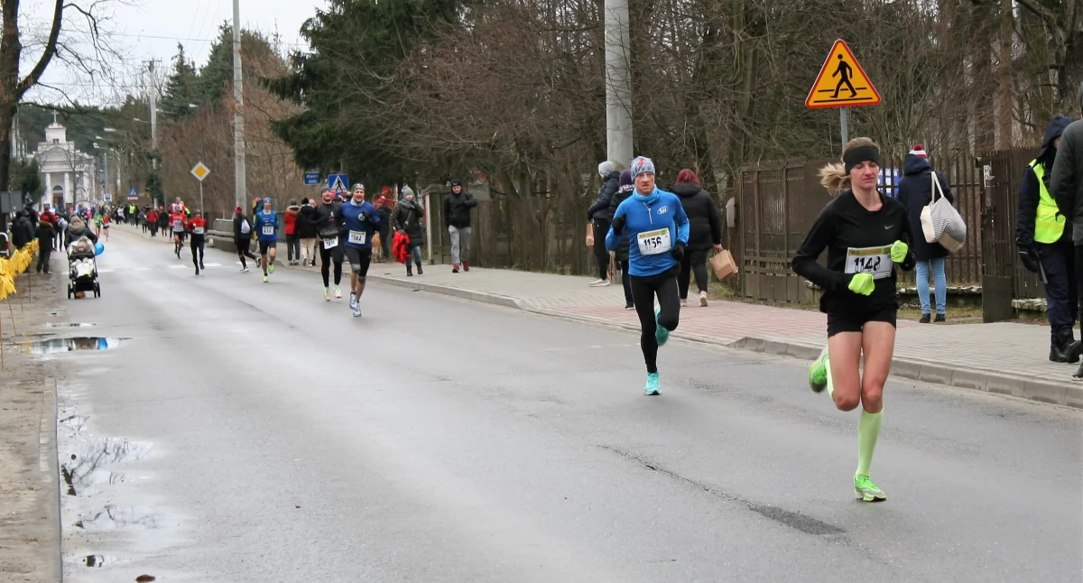 Ul. Kościelna w Wiązownie, jak co roku w dzień Półmaratonu, będzie zamknięta dla ruchu pojazdów. Fot. archiwum