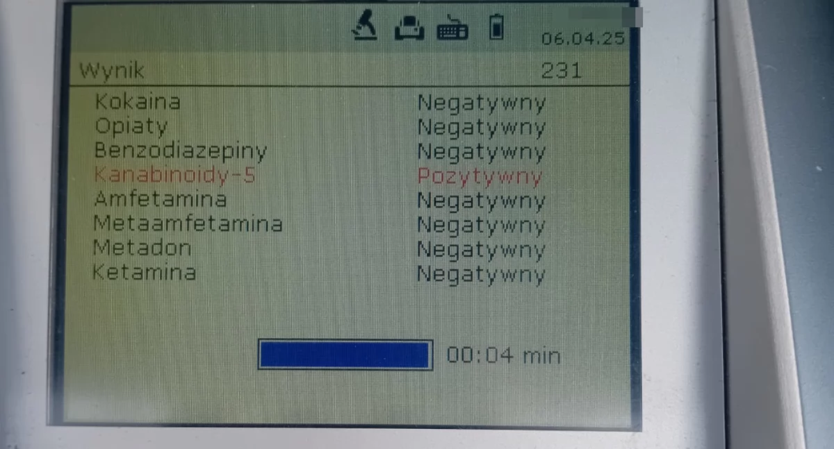 ​​​​​​​Wynik badania śliny zatrzymanego 30-latka: marihuana w organizmie. Fot. KPP Otwock