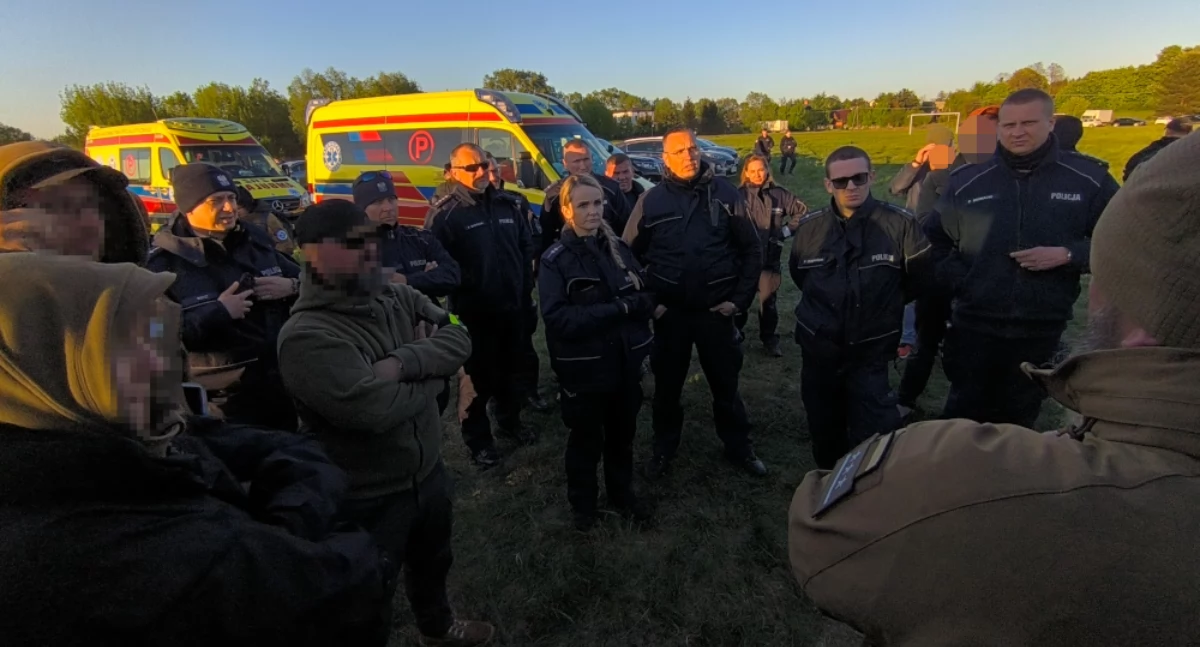 Bezpieczeństwo, Akcja poszukiwawcza niebezpiecznych osób gminie Karczew ćwiczenia służb wielką skalę - zdjęcie, fotografia