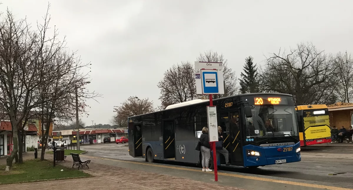 Autobus linii L20 kursuje z Otwocka do Wiązowny. Fot. archiwum 