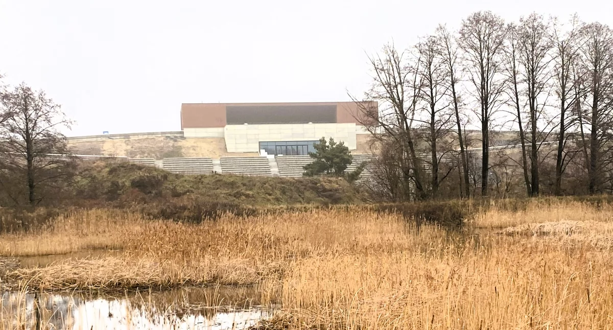 Muzeum od strony stawów 