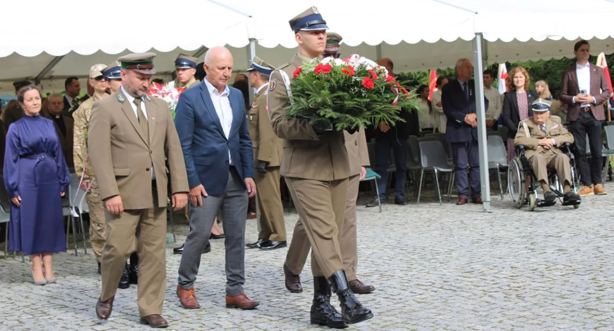 Historia, Celestynów pamięta leśnikach pomordowanych Wschodzie uroczystość pomniku „Golgota leśników polskich” - zdjęcie, fotografia