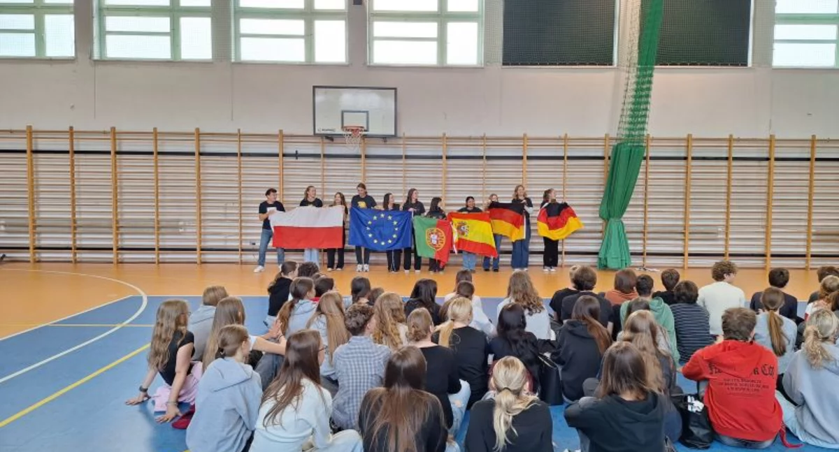 Edukacja - nauka, Otwocki „Słowak” europejskiej trasie! Projekt Europamobil zawitał - zdjęcie, fotografia