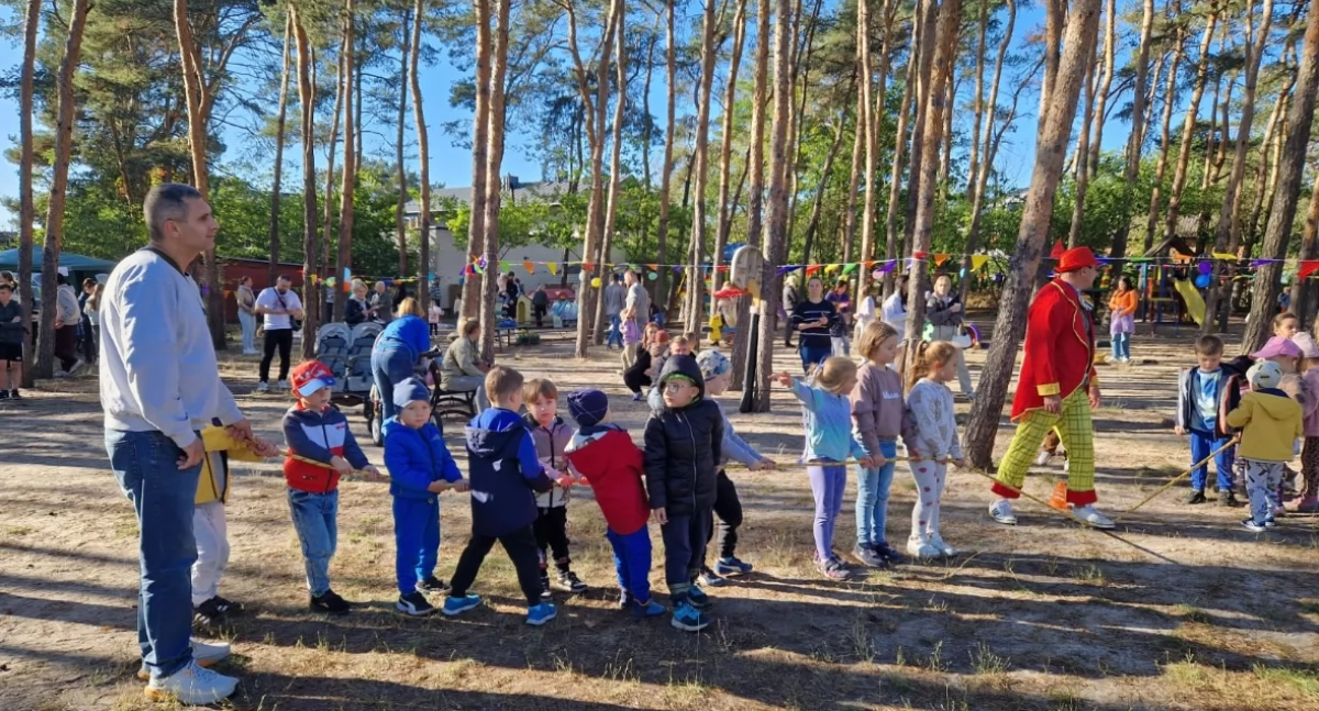 Edukacja - nauka, Piknik Rodzinny Przedszkolu Otwocku dzień wspólnej zabawy - zdjęcie, fotografia