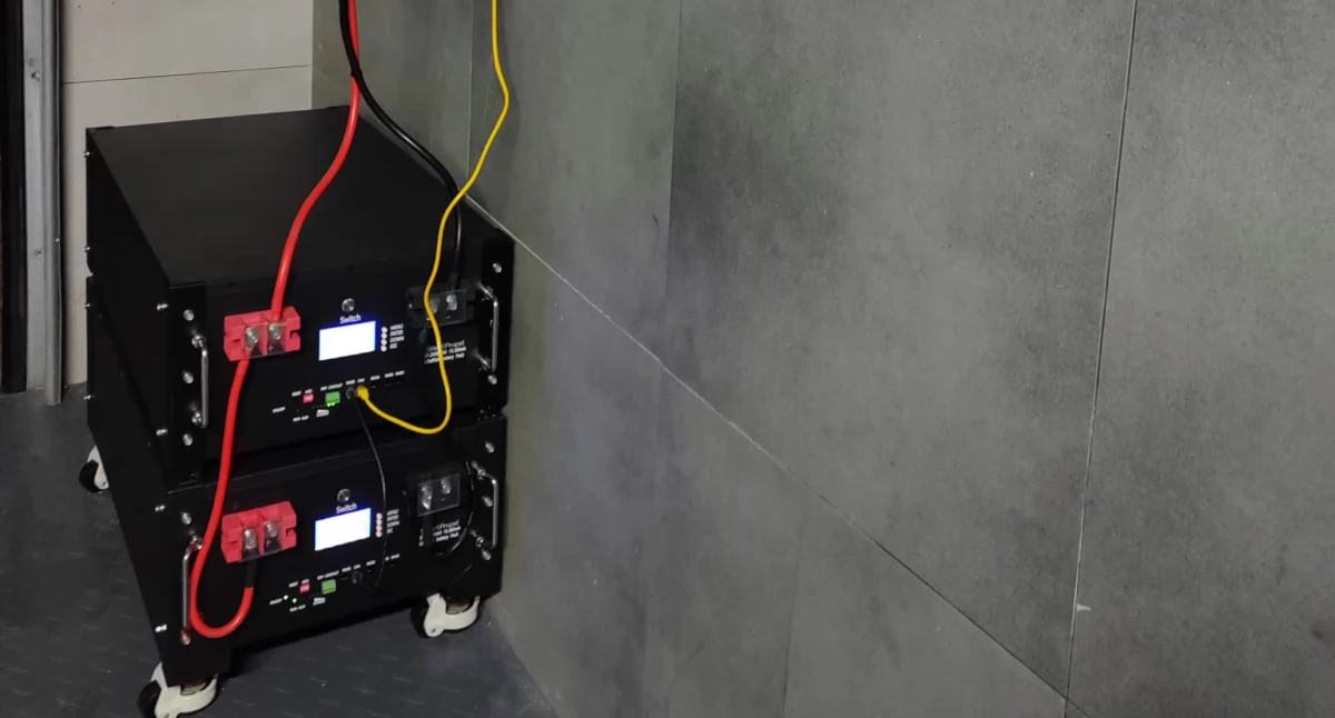 Przykładowy, zainstalowany przez Media Solutions magazyn energii