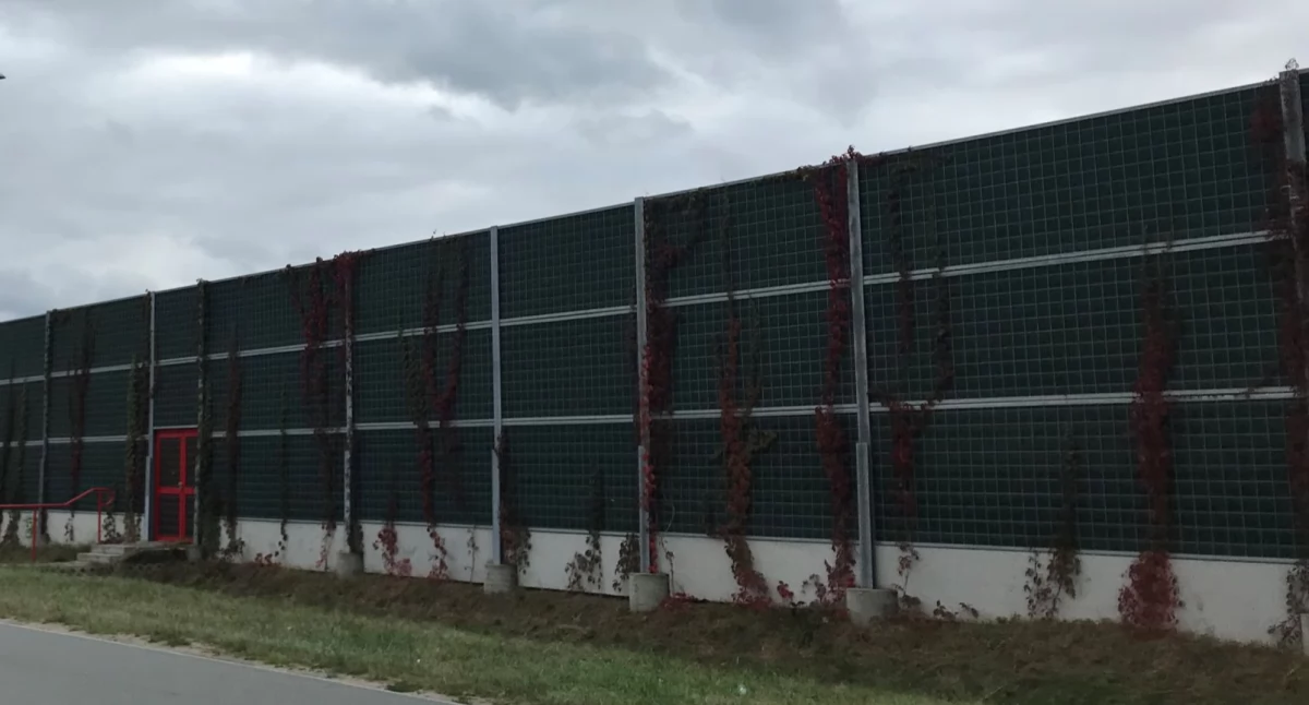 Ekran akustyczny - zdjęcie ilustracyjne, archiwum