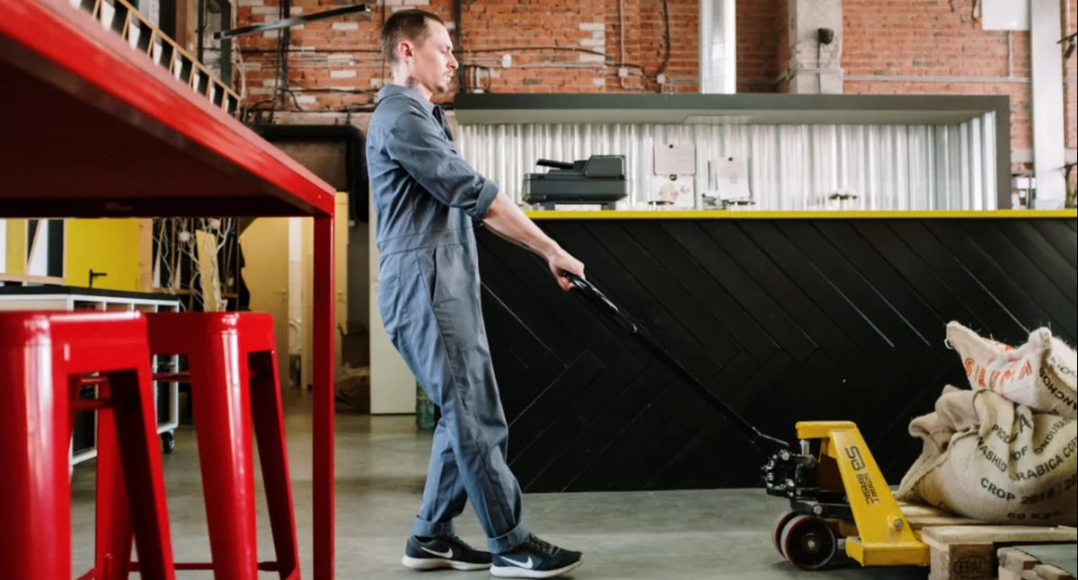 Tekst sponsorowany, Przepisy najważniejsze zasady operatorów wózków widłowych - zdjęcie, fotografia