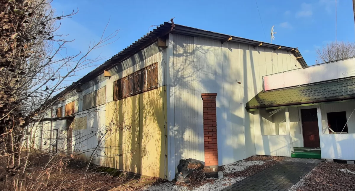 Ta stara hala zostanie zmodernizowana i przystosowana do handlu. Fot. archiwum
