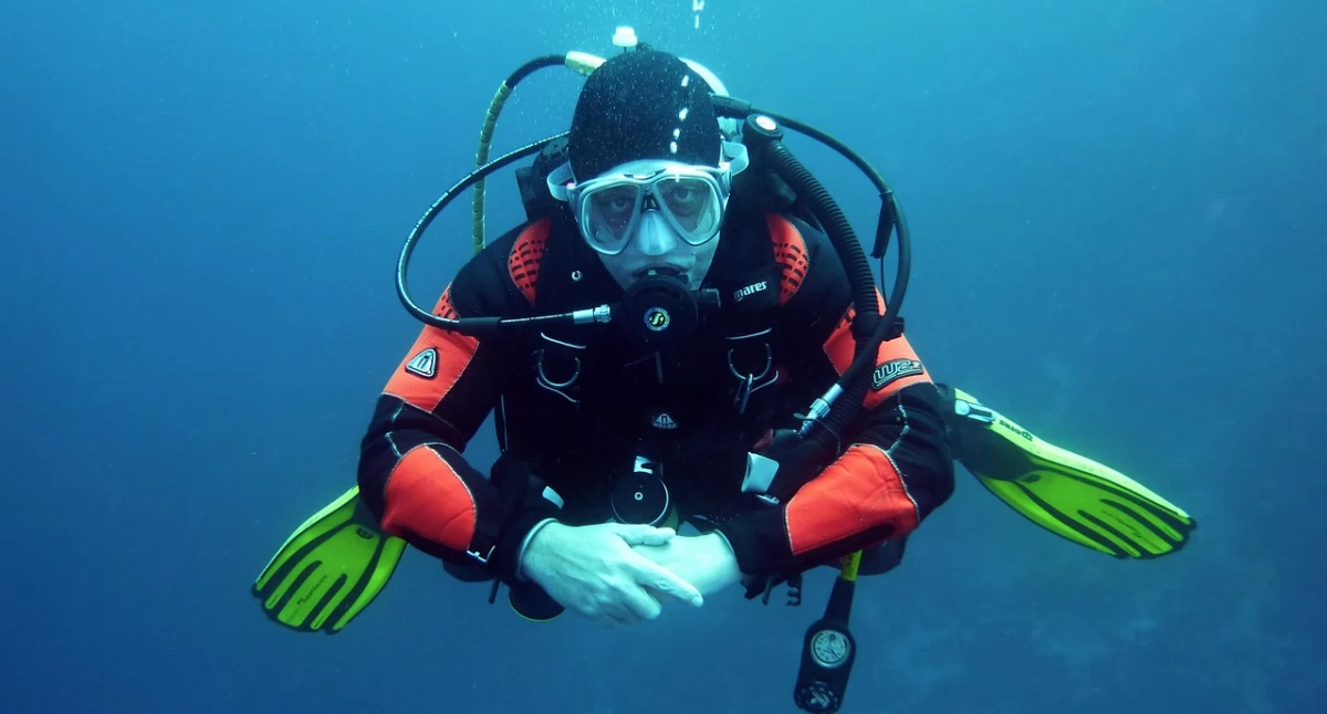 Tekst sponsorowany, Kompleksowy poradnik zacząć naukę nurkowania Warszawie - zdjęcie, fotografia