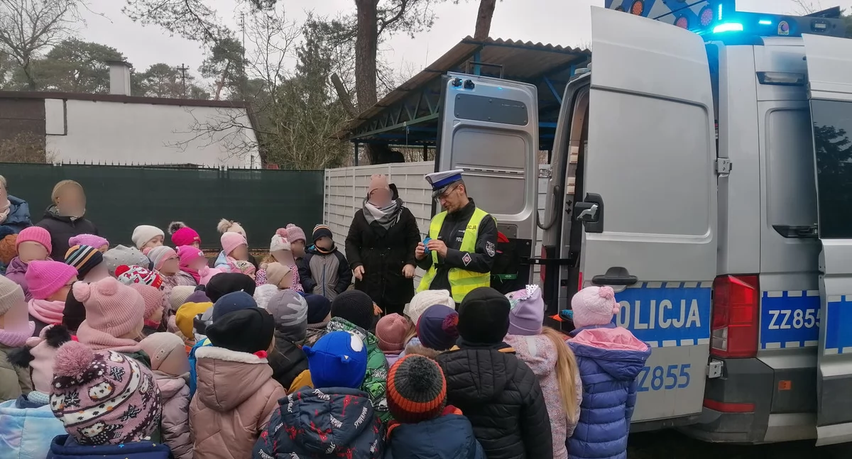 Bezpieczeństwo, Policjanci Przedszkolu Otwocku lekcja bezpieczeństwa najmłodszych - zdjęcie, fotografia