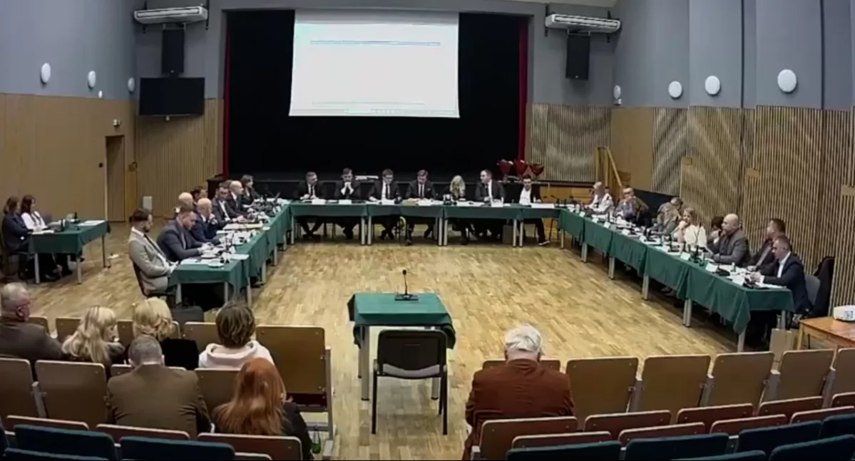 Sesja budżetowa Rady Powiatu Otwockiego. Fot. klip z transmisji 