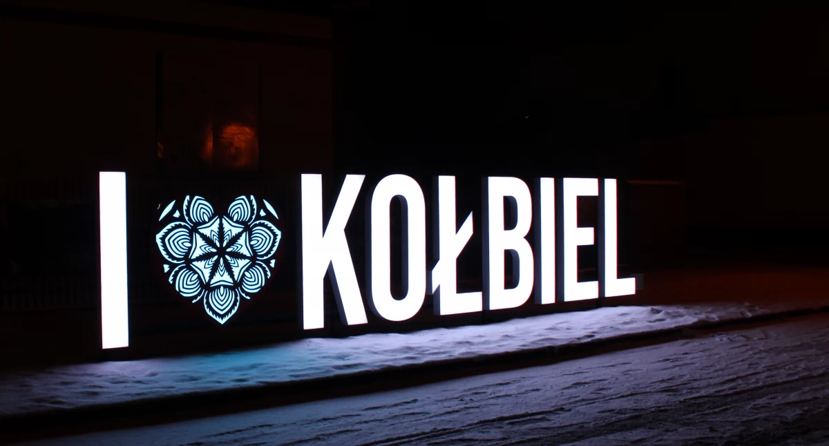 Rodzina, Coraz mniej dzieci gminie Kołbiel problem demograficzny który dotyka całą społeczność - zdjęcie, fotografia