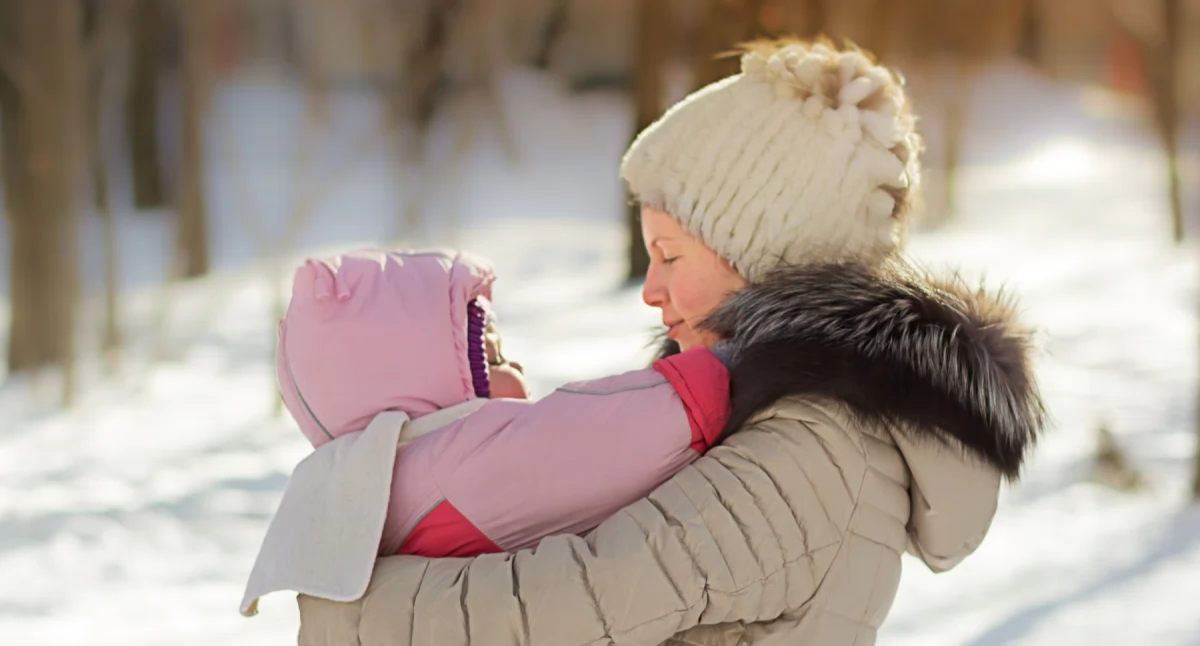 Tekst sponsorowany, Zimowy spacer delikatna buzia Dlaczego kremy dzieci muszą mieć filtr - zdjęcie, fotografia