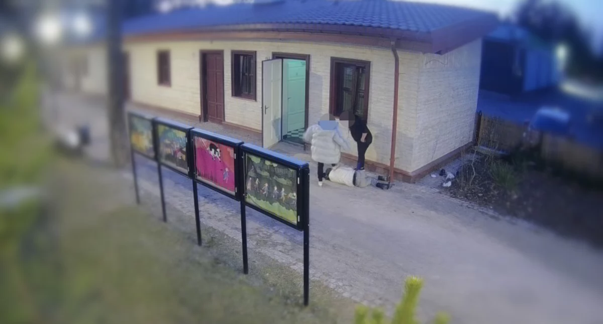 Rozbój w Józefowie na zdjęciu z monitoringu. Źródło: KPP Otwock