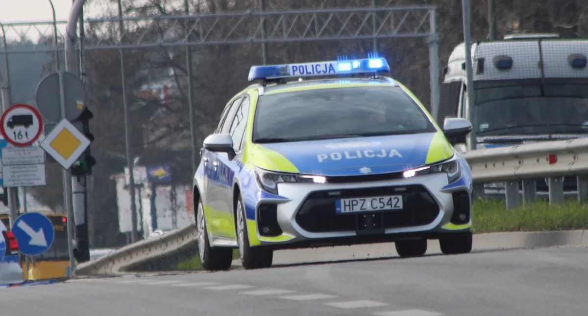 Patrol policji na drodze. Zdjęcie poglądowe, archiwum
