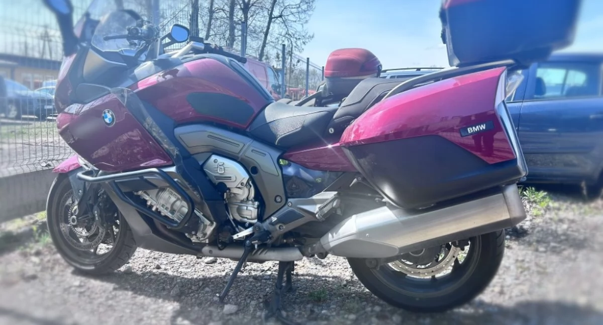 Motocykl nietrzeźwego motocyklisty na policyjnym parkingu. Fot. KPP Otwock