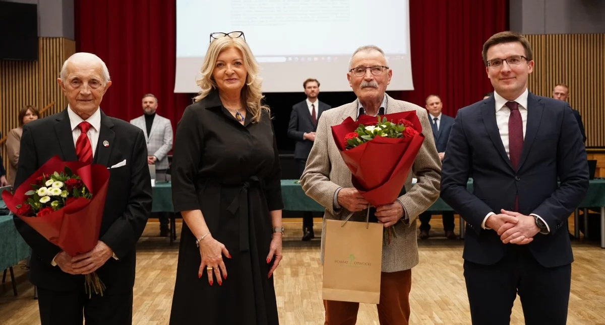 Na zdjęciu od lewej: Józef Broniszewski, Grażyna Kilbach, Kazimierz Nowak i Tomasz Laskus. Fot. powiat-otwocki.pl