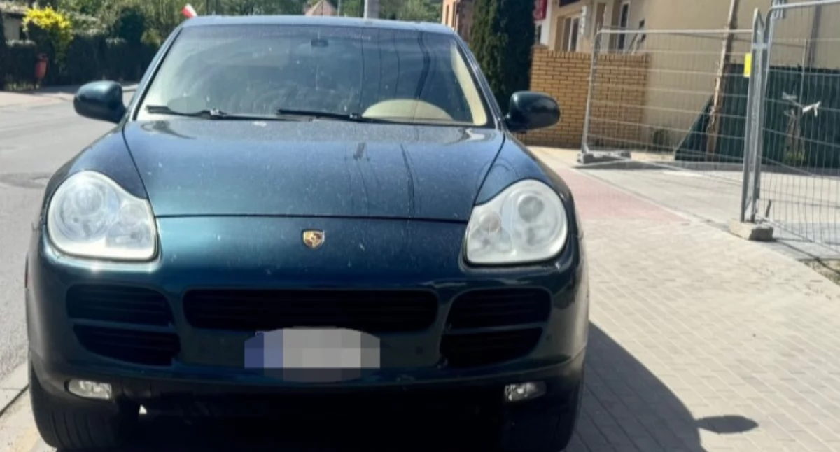 Porsche pijanego kierowcy. Fot. KPP Otwock