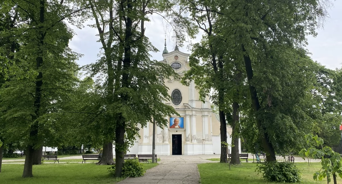 Barokowy kościół w Karczewie (na zdjęciu) od paru lat jest sukcesywnie remontowany. Fot. archiwum