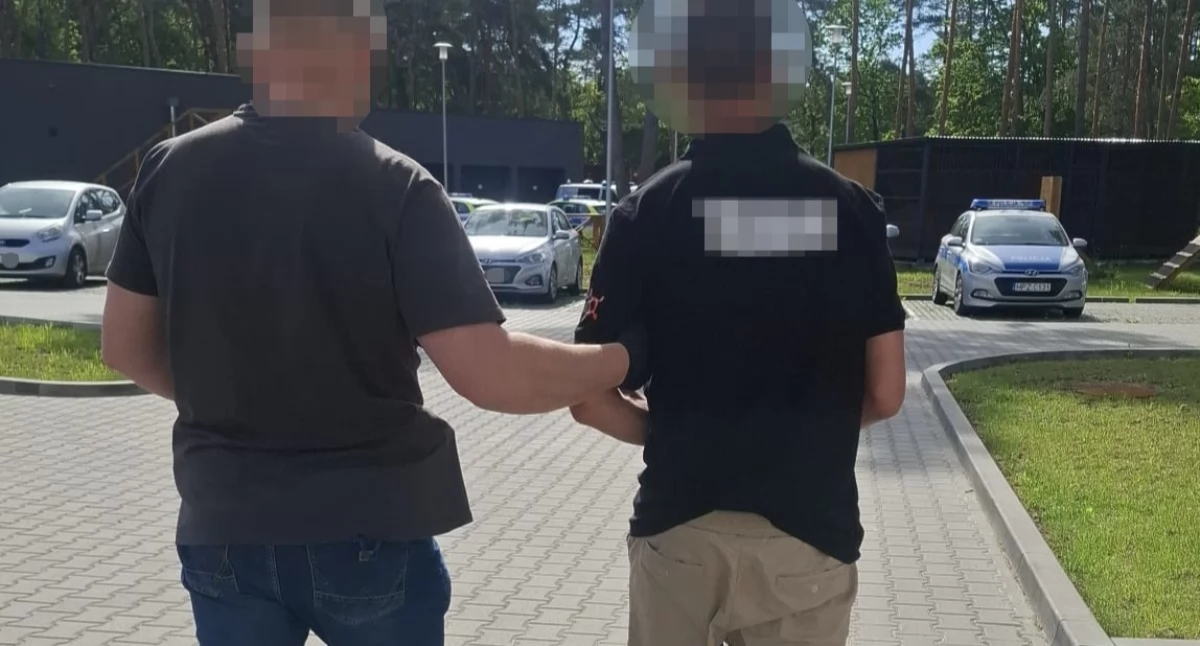 Kronika kryminalna, Chuligan recydywista zatrzymany dzięki czujnemu kierowcy autobusu Trafił kratki miesiące - zdjęcie, fotografia