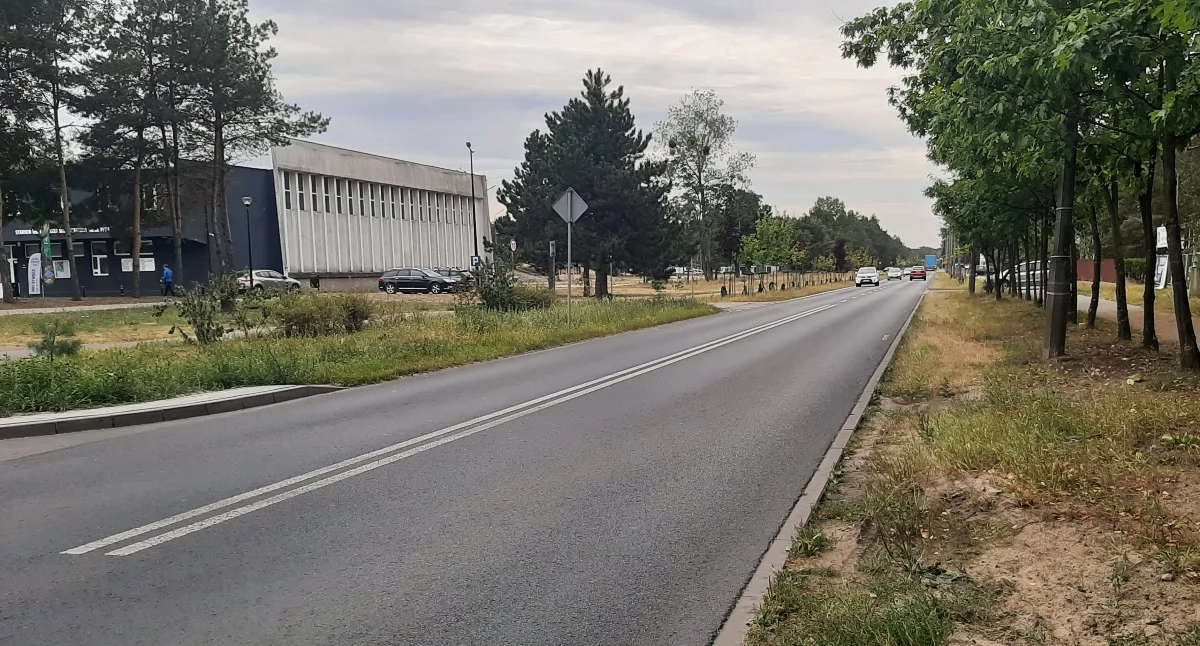 Otwock, ul. Karczewska na wysokości stadionu