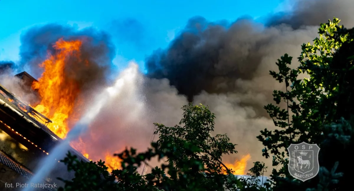 Pożar pustostanu w Otwocku. Fot. Piotr Ratejczyk/OSP Karczew