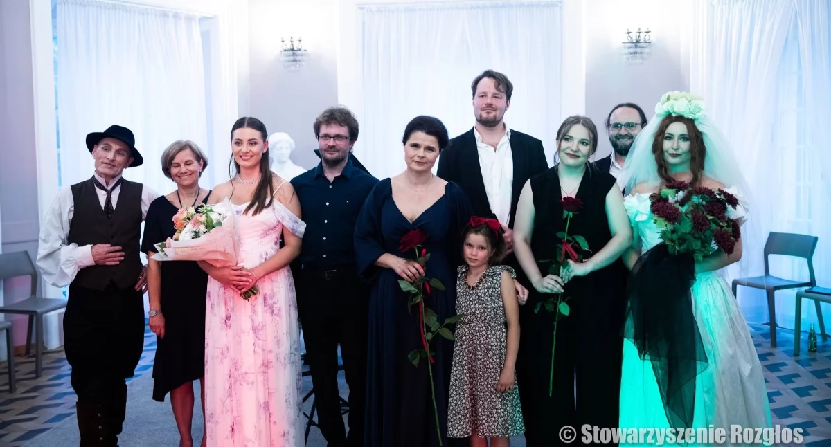 Artyści na zakończenie koncertu Opery w Pałacu. Fot. Stowarzyszenie Rozgłos