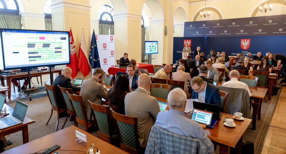 Mazowieckie, stypendiach wsparciu sportu funkcjonowaniu młodzieżowej XXVII sesja sejmiku Województwa Mazowieckiego - zdjęcie, fotografia