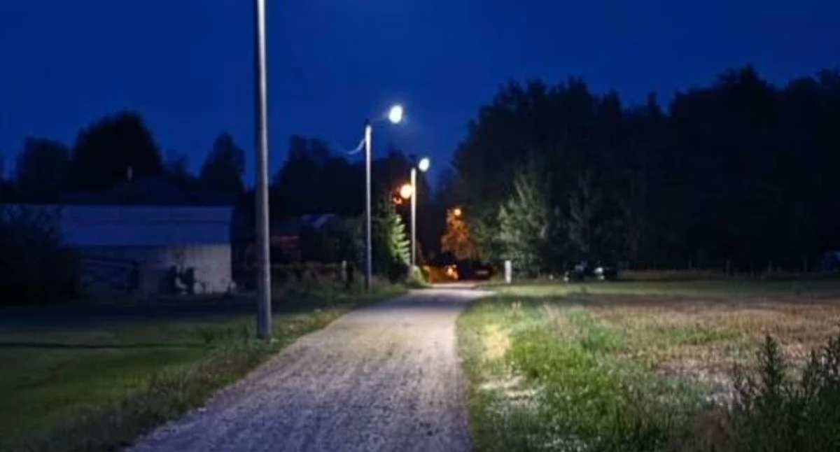 Nowe lampy przy gminnych drogach. Fot. UG Kołbieli